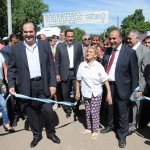alperovich-funcionarios-supervisando-obras-de-cordon-cuneta-barrio-santa-elena-2