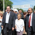 alperovich-funcionarios-supervisando-obras-de-cordon-cuneta-barrio-santa-elena-3