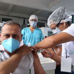 Tucumán, 1 marzo, 2021
Arribaron a la provincia 18.000 dosis de la vacuna Sinopharm contra Covid-19. Estuvo presente el secretario Ejecutivo Médico del Siprosa, doctor Luis Medina Ruiz.