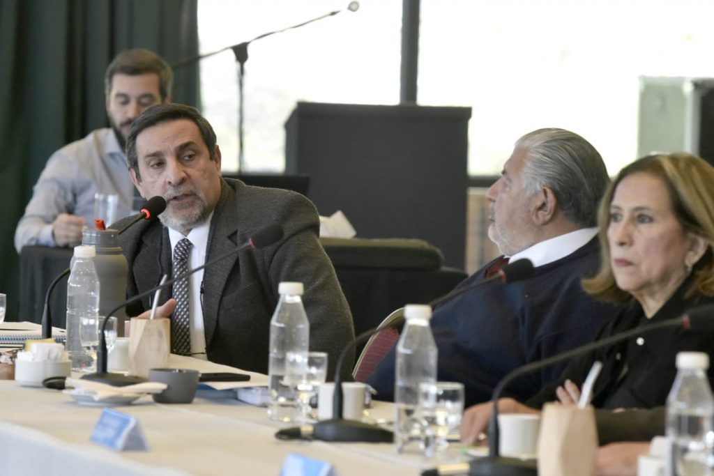 El ministro de Salud Pública de la Provincia participa del Consejo Federal de Salud en Ushuaia