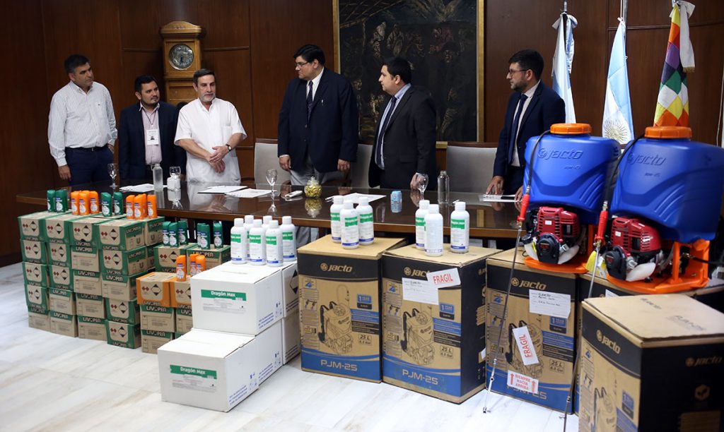 El Ministerio recibió insumos para combatir al dengue por parte de la Caja Popular de Ahorros