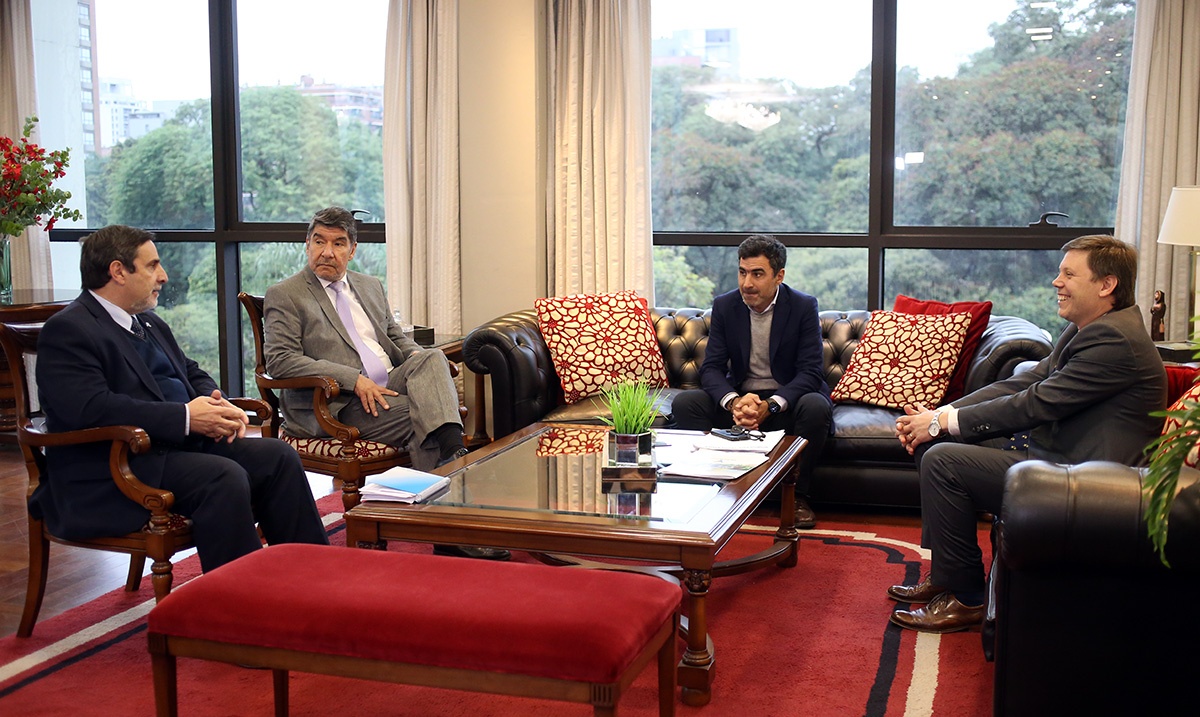 El Ministro de Salud visitó la Legislatura provincial - Ministerio de Salud  Pública de Tucumán