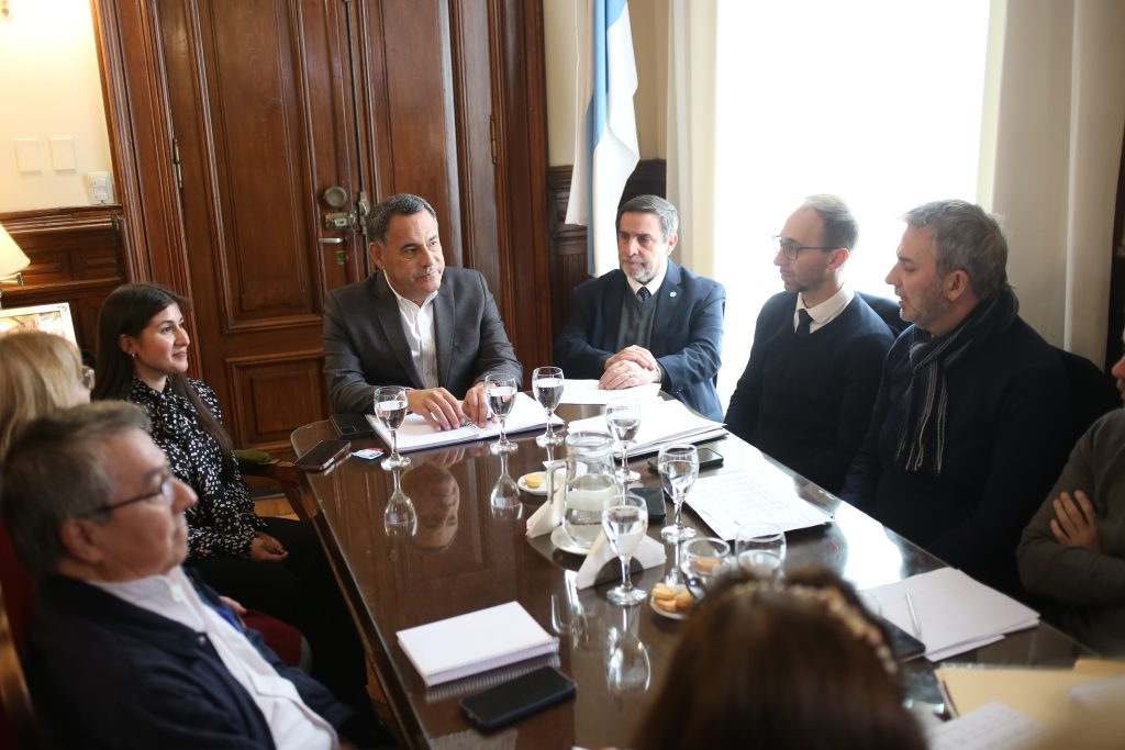 Se realizó el primer encuentro de la segunda ronda de negociación salarial de Salud 2025