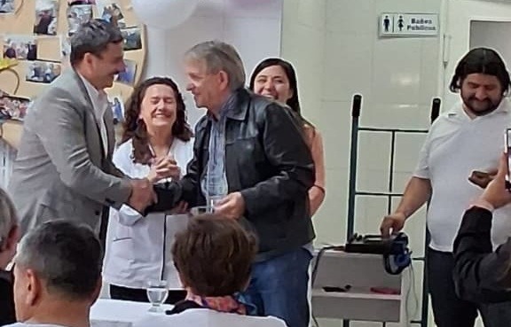 Homenaje a médicos y trabajadores jubilados de la Policlínica Santa Rita