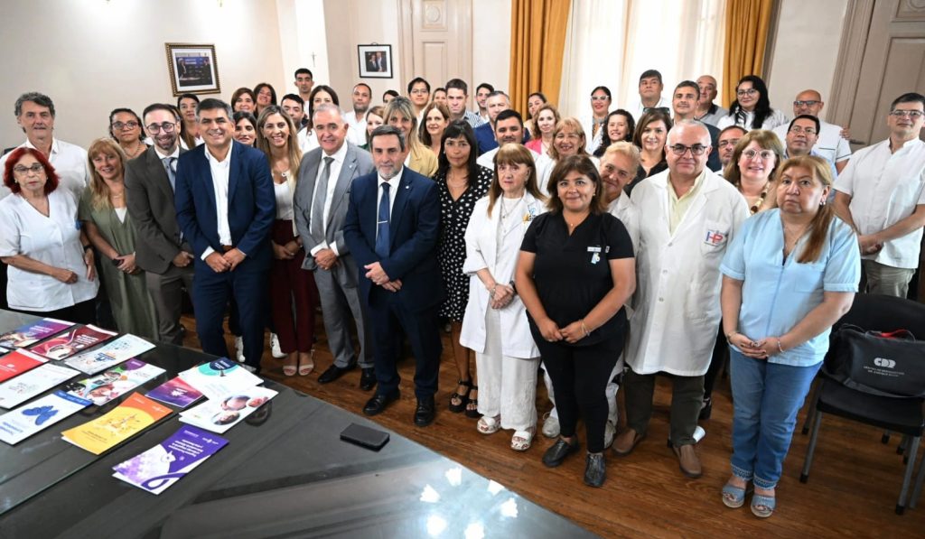 Salud recibió al gobernador Jaldo en una reunión de trabajo con directores y autoridades sanitarias