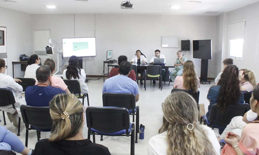 La Unidad de Insuficiencia Intestinal fortalece la atención de pacientes complejos a través de ateneos clínicos