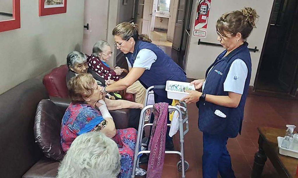 Más de 10 mil adultos mayores ya fueron vacunados contra la gripe en la provincia