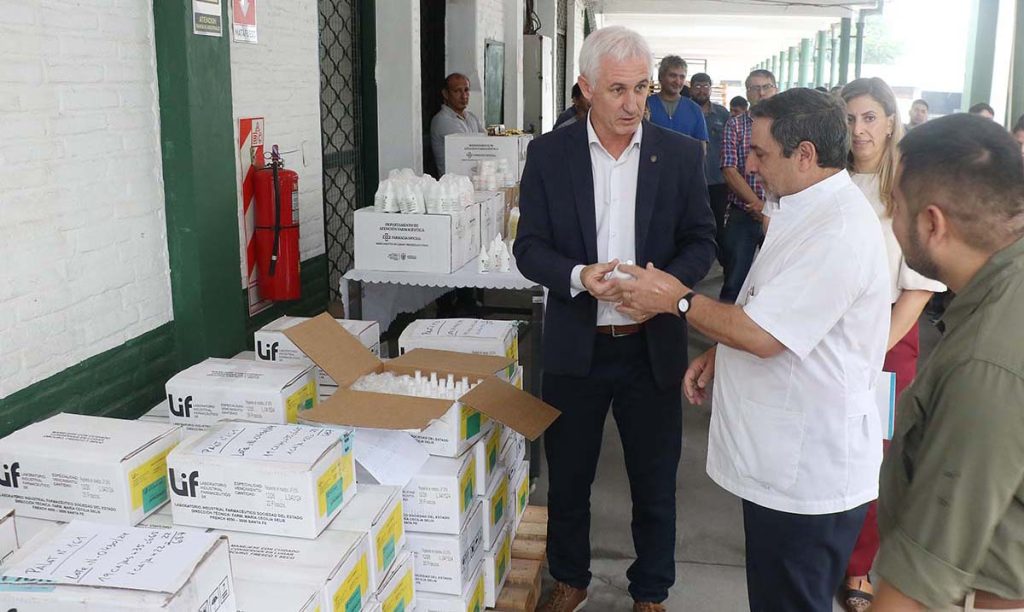 El Gobierno de Santa Fe donó 40.000 repelentes a Tucumán para reforzar la prevención tras las inundaciones
