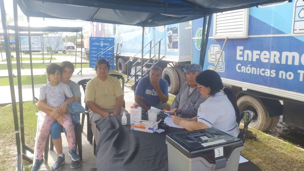 El hospital móvil brindó atención integral en La Madrid durante el fin de semana