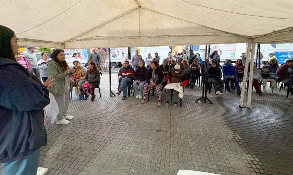 El Hospital Móvil brinda servicios integrales a vecinos de Villa de Leales
