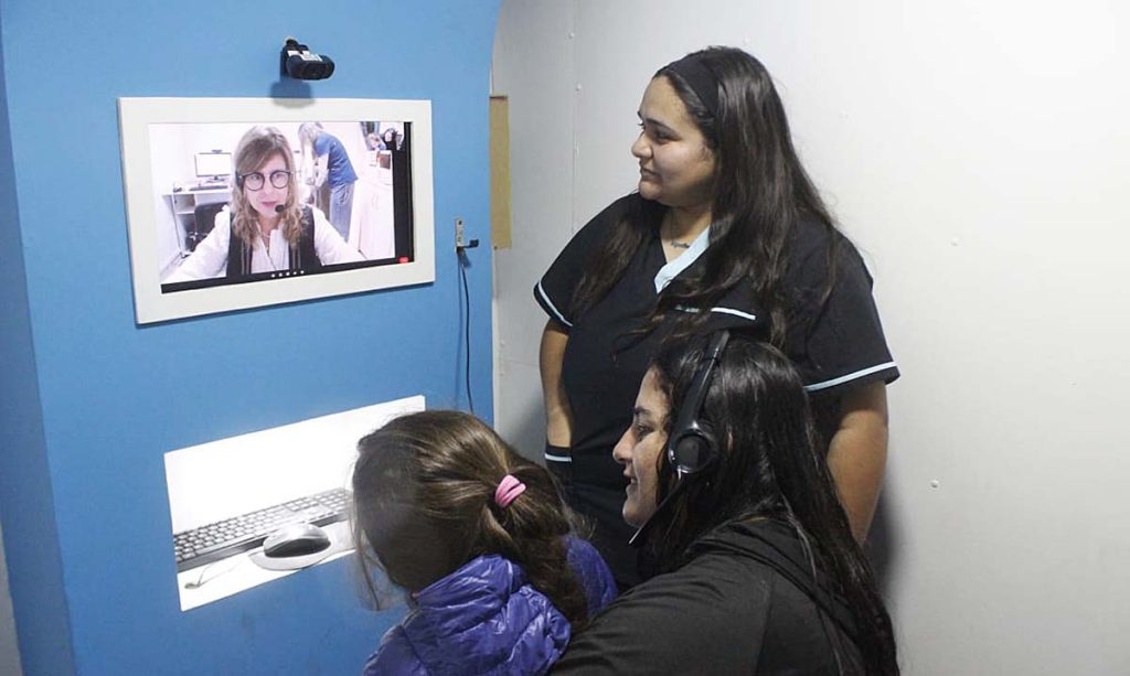 El Hospital Móvil brinda atención virtual en La Madrid y refuerza el acceso a la salud en la comunidad