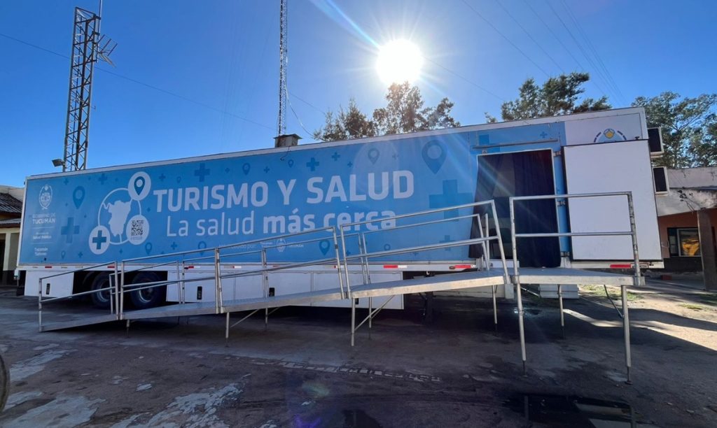 El Hospital Virtual Móvil fortaleció la atención sanitaria en Santa Ana