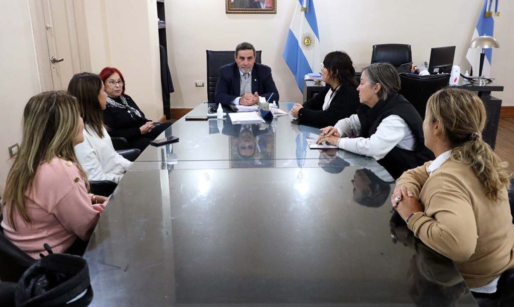 Provincia impulsa redes de acompañamiento para pacientes y familias