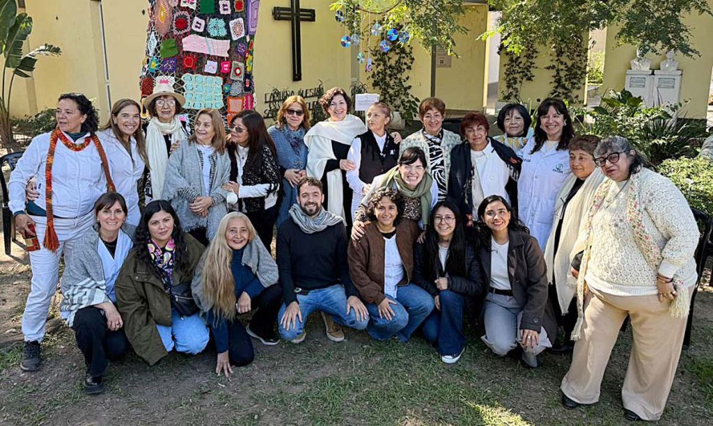 ‘Pedacitos de sueños’, el Hospital Avellaneda inauguró una obra colectiva que une arte, tejido y salud mental