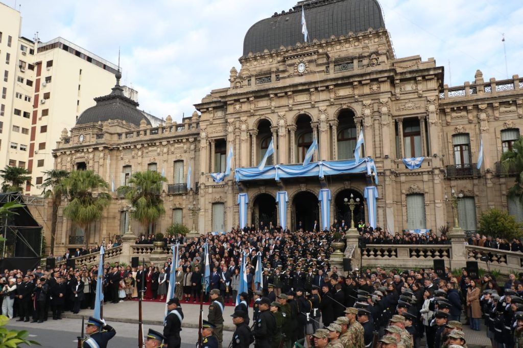 El ministro de Salud acompañó al gobernador Jaldo en los actos patrios por el 25 de Mayo
