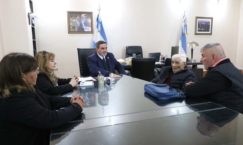 Salud Pública avanza en acciones conjuntas con el gremio de canillitas para fortalecer la atención de adultos mayores