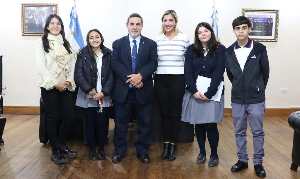 Medina Ruiz recibió a Estudiantes de la Escuela de Comercio II