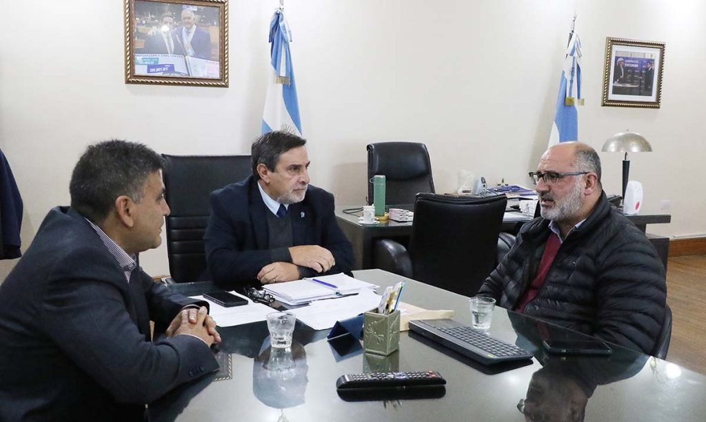 El Ministerio de Salud y la SAT avanzan en un plan para garantizar el abastecimiento de agua potable en los principales hospitales de la provincia