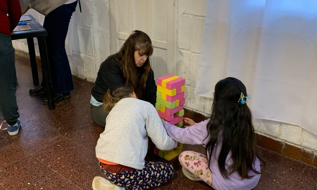 Salud impulsa una juegoteca móvil en un DCI para fortalecer el desarrollo infantil