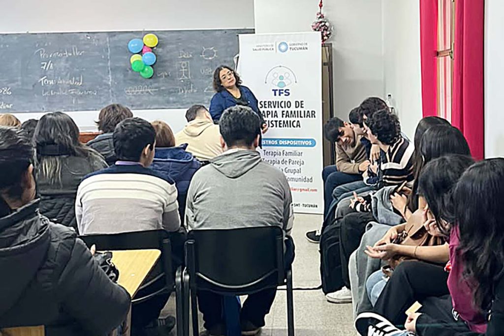 Talleres para pacientes en el Hospital del Carmen
