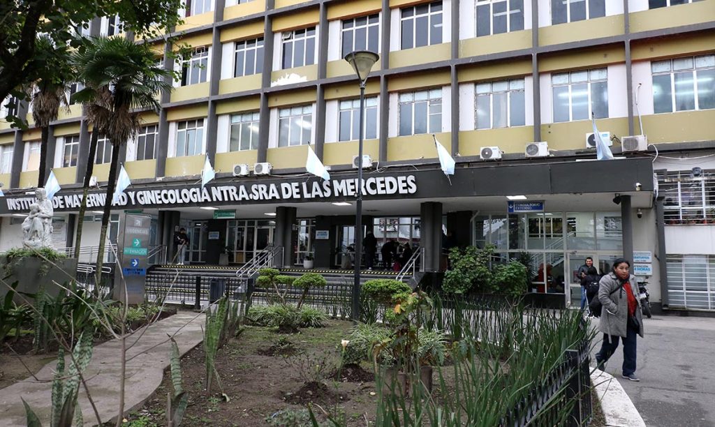 La Maternidad realizó una cirugía inédita para salvar la vida de una bebé de 530 gramos