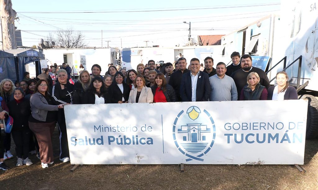 El Hospital Móvil acercó el programa «La Salud Más Cerca» a Plaza Colón con múltiples prestaciones gratuitas