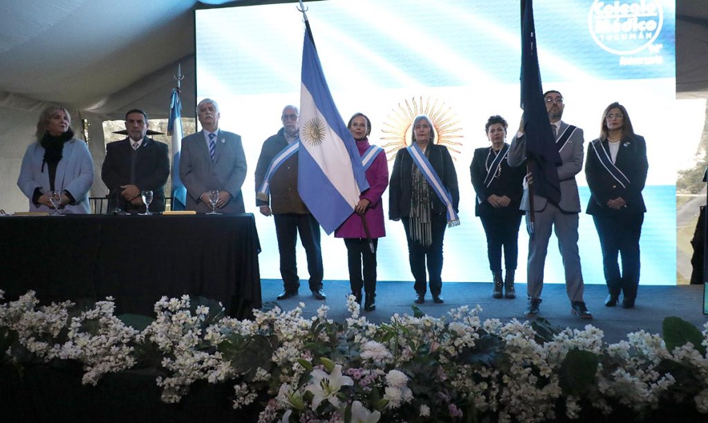 El ministro acompañó la celebración por los 94 años del Colegio Médico de Tucumán