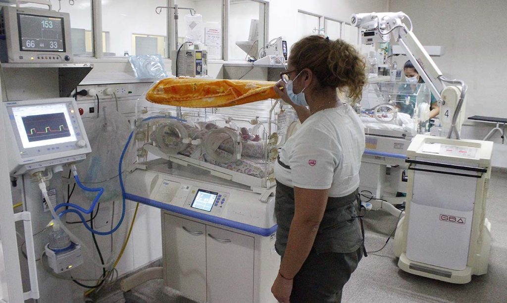 El Hospital Eva Perón y el Hospital del Niño Jesús realizaron una intervención cardíaca de alta complejidad a un bebé de 6 días