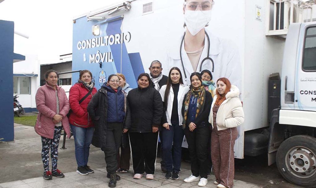 El consultorio ginecológico móvil acerca prevención y controles esenciales a las mujeres de La Florida