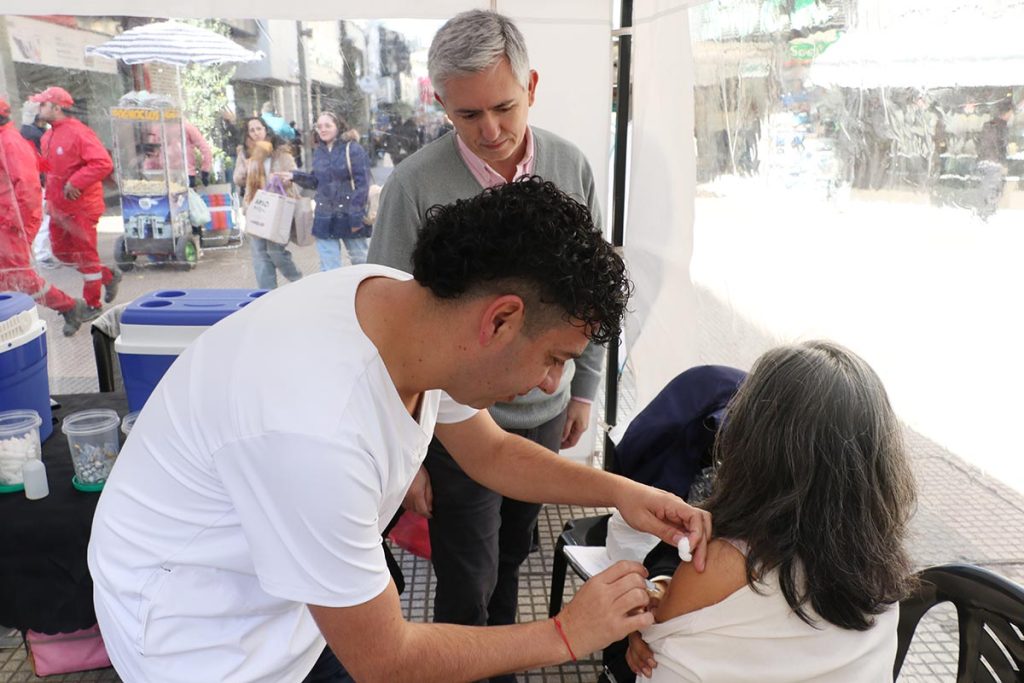 El Ministerio de Salud acerca la vacunación al centro y convoca a la comunidad a completar sus esquemas