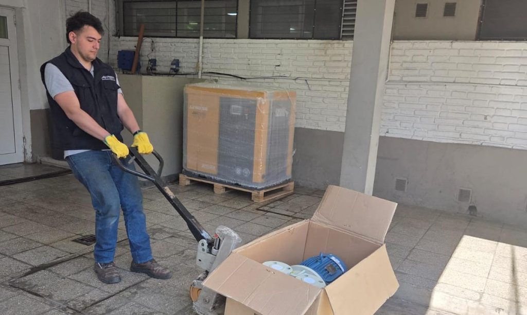 El Hospital Centro de Salud suma un compresor y una bomba de vacío para sus salas de máquinas