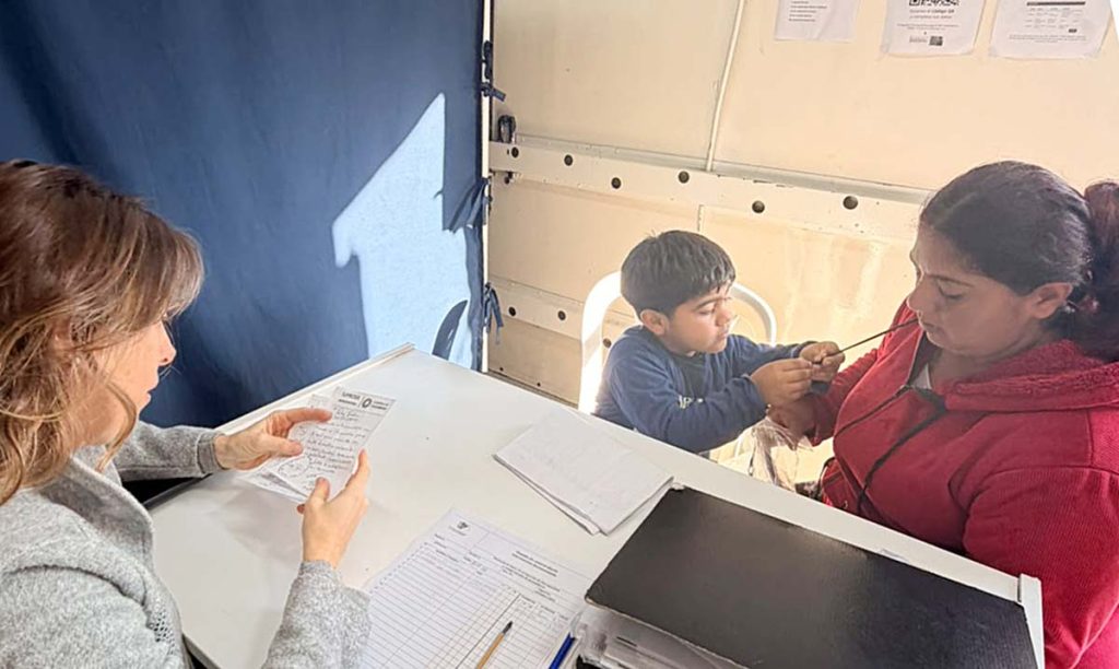 La Junta de Evaluación de Discapacidad acerca sus servicios a los vecinos de San Cayetano junto al Hospital Móvil