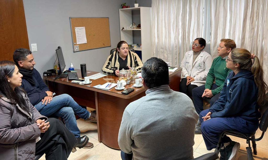 Trabajo articulado entre el Hospital Avellaneda y el Hospital Móvil para agilizar los análisis de laboratorio