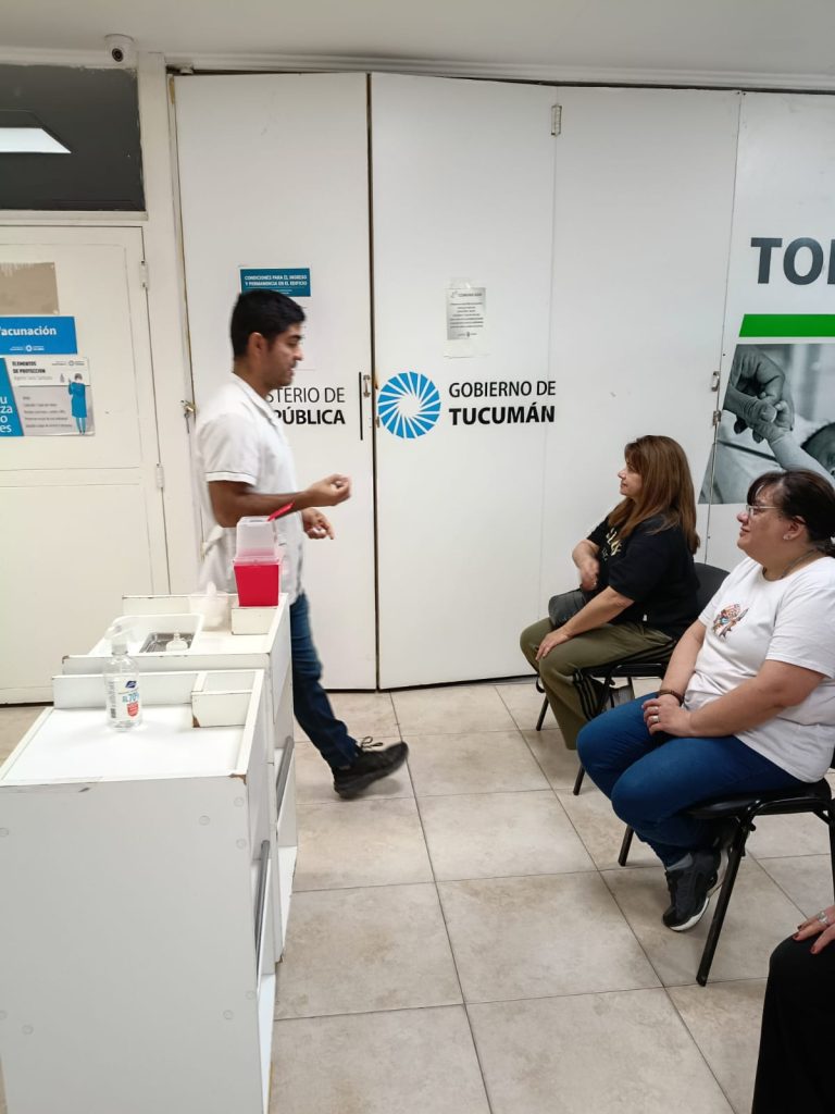 El Ministerio de Salud Pública desarrolló una nueva jornada de vacunación en el 107