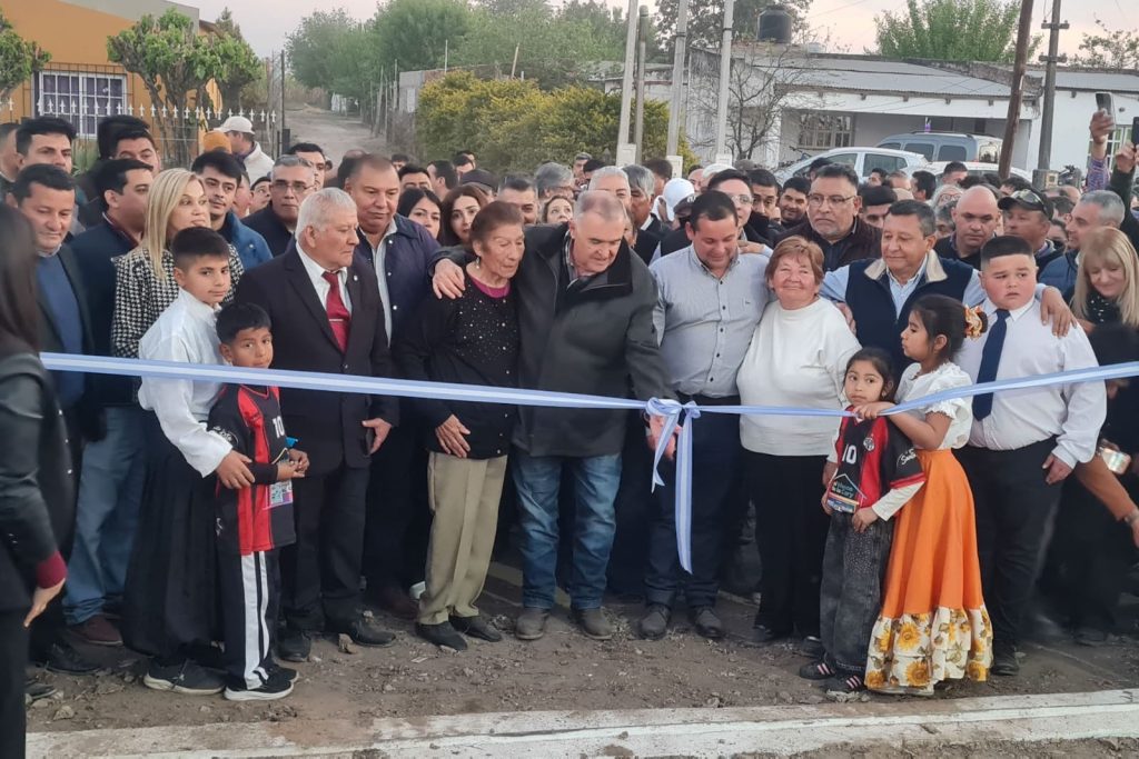 Medina Ruiz acompañó a Jaldo en la inauguración de obras para la comunidad de El Naranjito