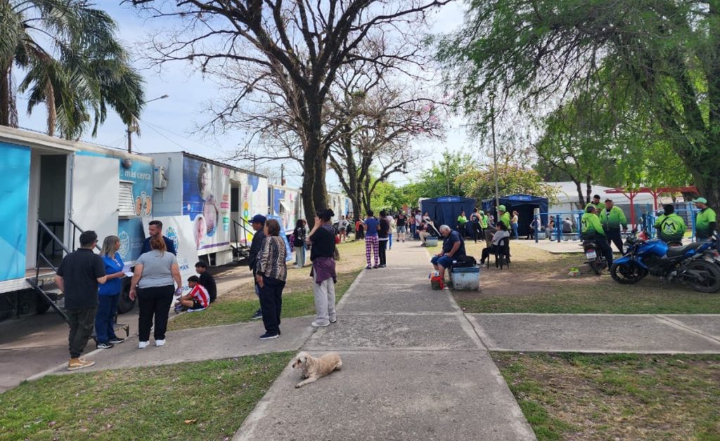 El Hospital Móvil cerró dos semanas de atención en Barrio Echeverría con más de 1.800 prestaciones