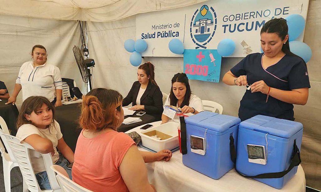 En el Hospital Móvil lleva colocadas más de 2000 dosis de vacunas