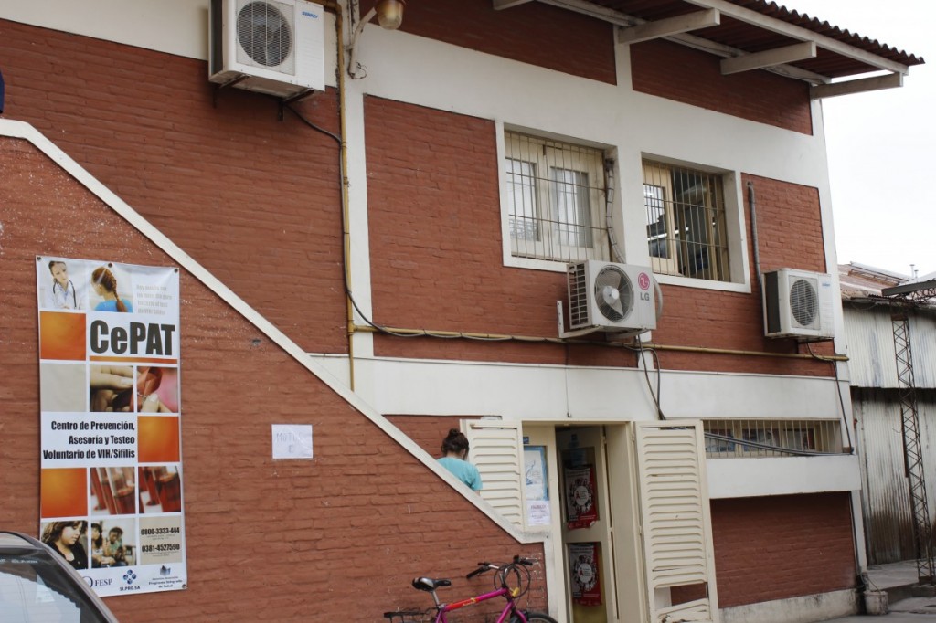 Unidad Coordinadora VIH/SIDA y Centro de Referencia para VIH - Av. República del Líbano 950.