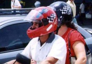 moto_con_casco